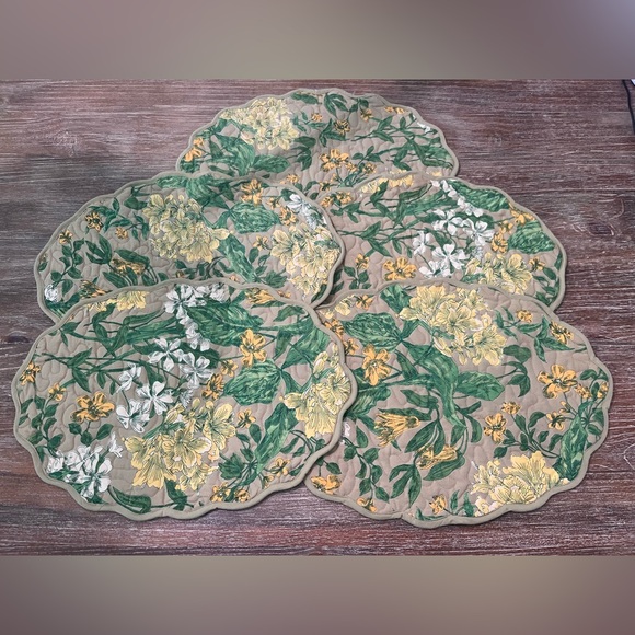 SET OF 5 APRIL CORNELL QUILTED FLORAL PLACEMATS - Picture 2 of 4